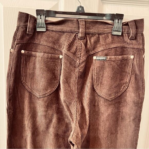 Bardot Booty- Cord High Waist Pant in chocolate - Picture 16 of 16